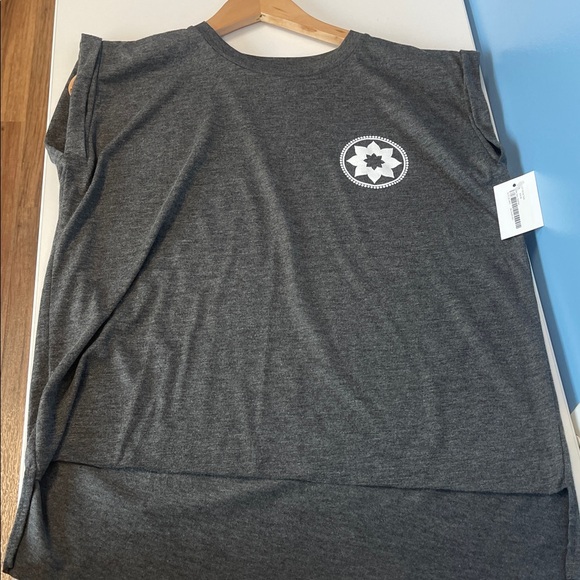 Charcoal Gray Club Pilates Women's Short Sleeve Tee, MED - Picture 1 of 2